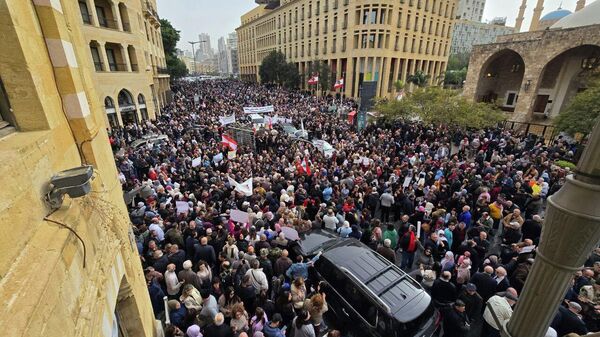 البرلمان اللبناني يناقش موازنة 2026 على وقع احتجاجات واسعة للقطاع العام - سبوتنيك عربي