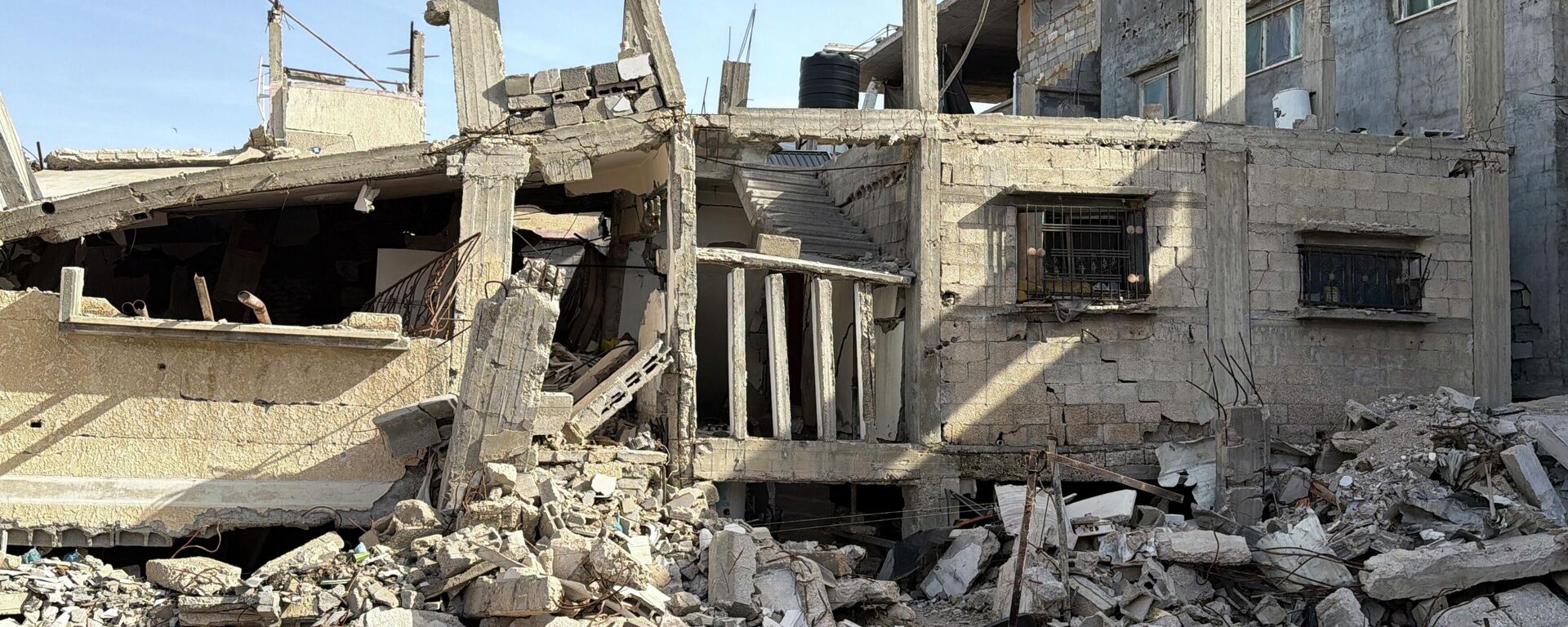 البيوت الآيلة للسقوط في قطاع غزة... خطر يهدد حياة المواطنين في ظل انعدام البدائل - سبوتنيك عربي, 1920, 26.02.2026