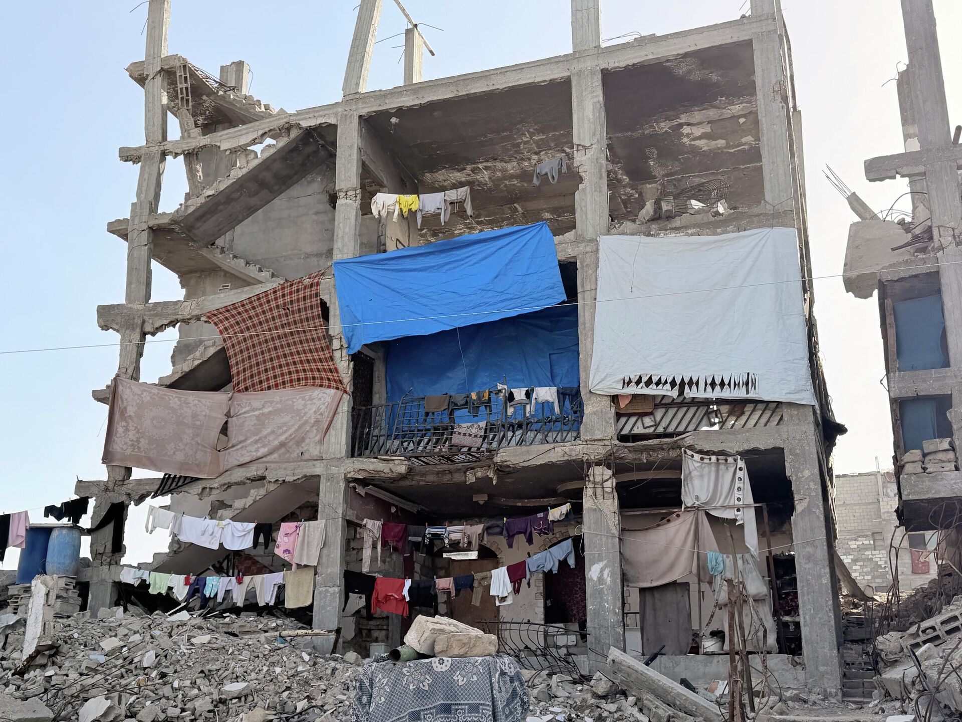 البيوت الآيلة للسقوط في قطاع غزة... خطر يهدد حياة المواطنين في ظل انعدام البدائل - سبوتنيك عربي, 1920, 27.01.2026