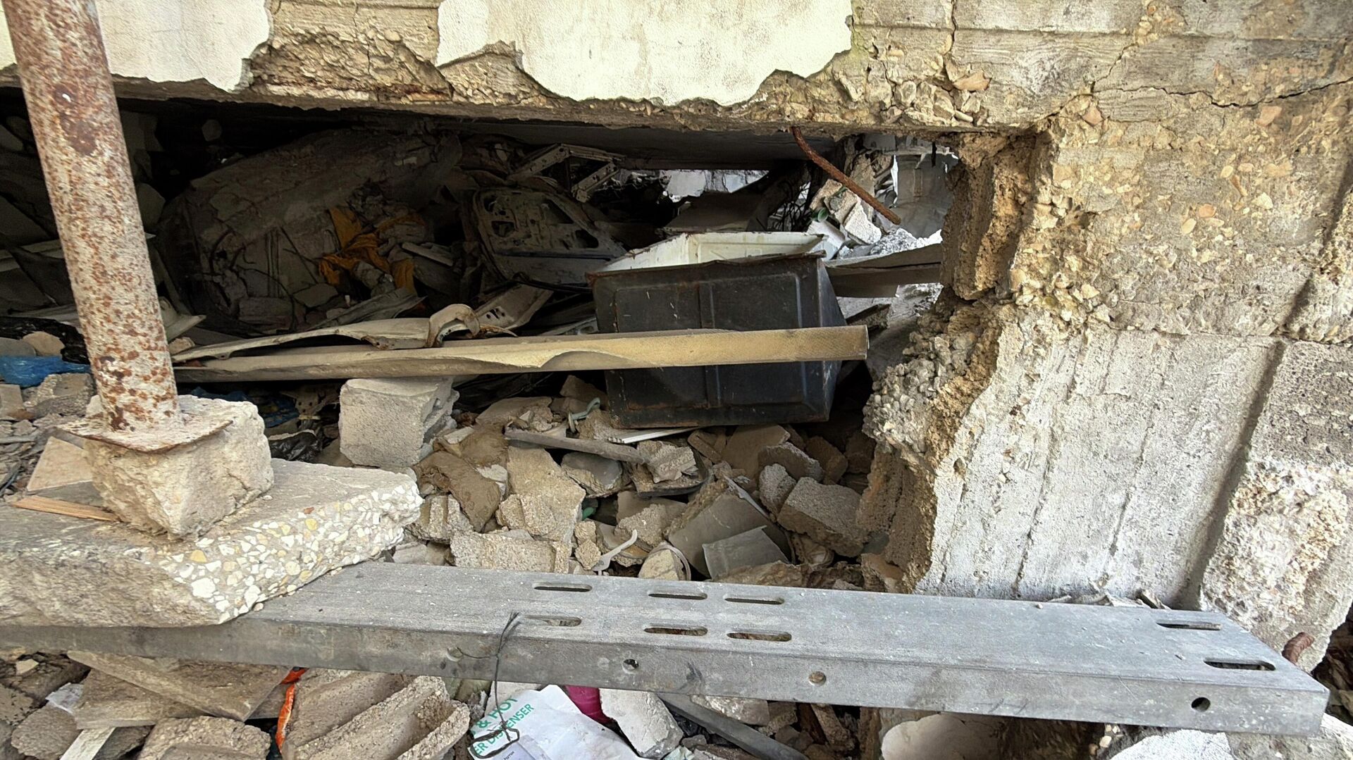 البيوت الآيلة للسقوط في قطاع غزة... خطر يهدد حياة المواطنين في ظل انعدام البدائل - سبوتنيك عربي, 1920, 27.01.2026