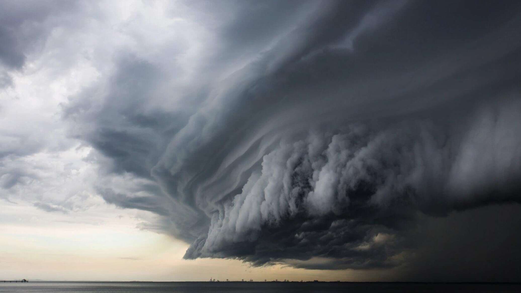 روبوت صيني يتنبأ بالأعاصير قبل موعدها بساعات