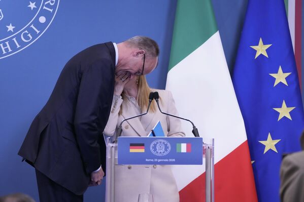 صورة لرئيسة الوزراء الإيطالية جورجيا ميلوني والمستشار الألماني فريدريش ميرز، أثناء حضورهما مؤتمرًا صحفيًا في ختام قمة حكومية دولية عقدت في فيلا دوريا بامفيلي، في روما، لمناقشة التعاون السياسي والاقتصادي. صورة لرئيسة الوزراء الإيطالية جورجيا ميلوني والمستشار الألماني فريدريش ميرز، أثناء حضورهما مؤتمرًا صحفيًا في ختام قمة حكومية دولية عقدت في فيلا دوريا بامفيلي، في روما، لمناقشة التعاون السياسي والاقتصادي. - سبوتنيك عربي