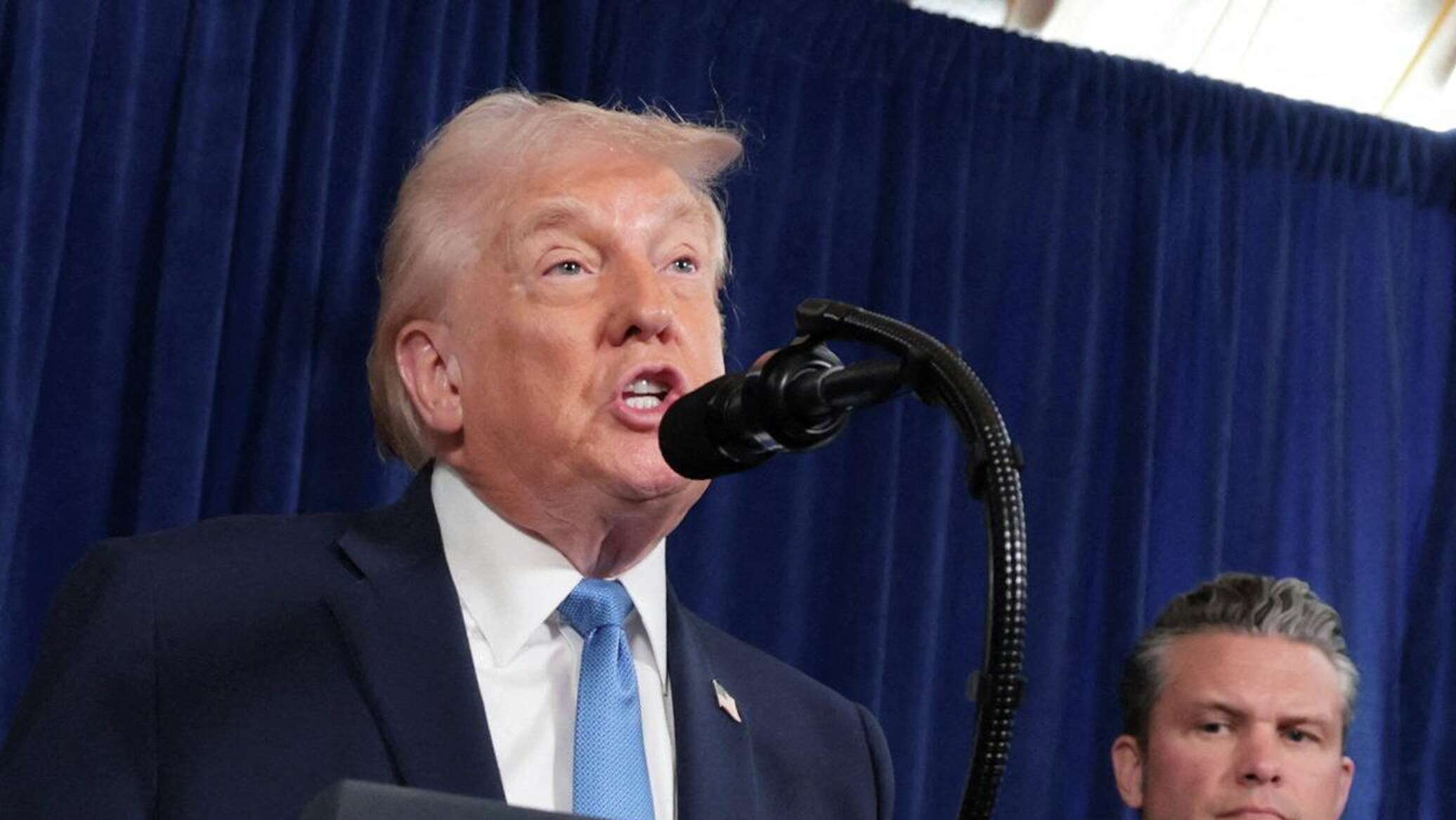 ‌‏ترامب يعلن أنه أبلغ رئيسة فنزويلا بقراره فتح المجال الجوي لبلادها