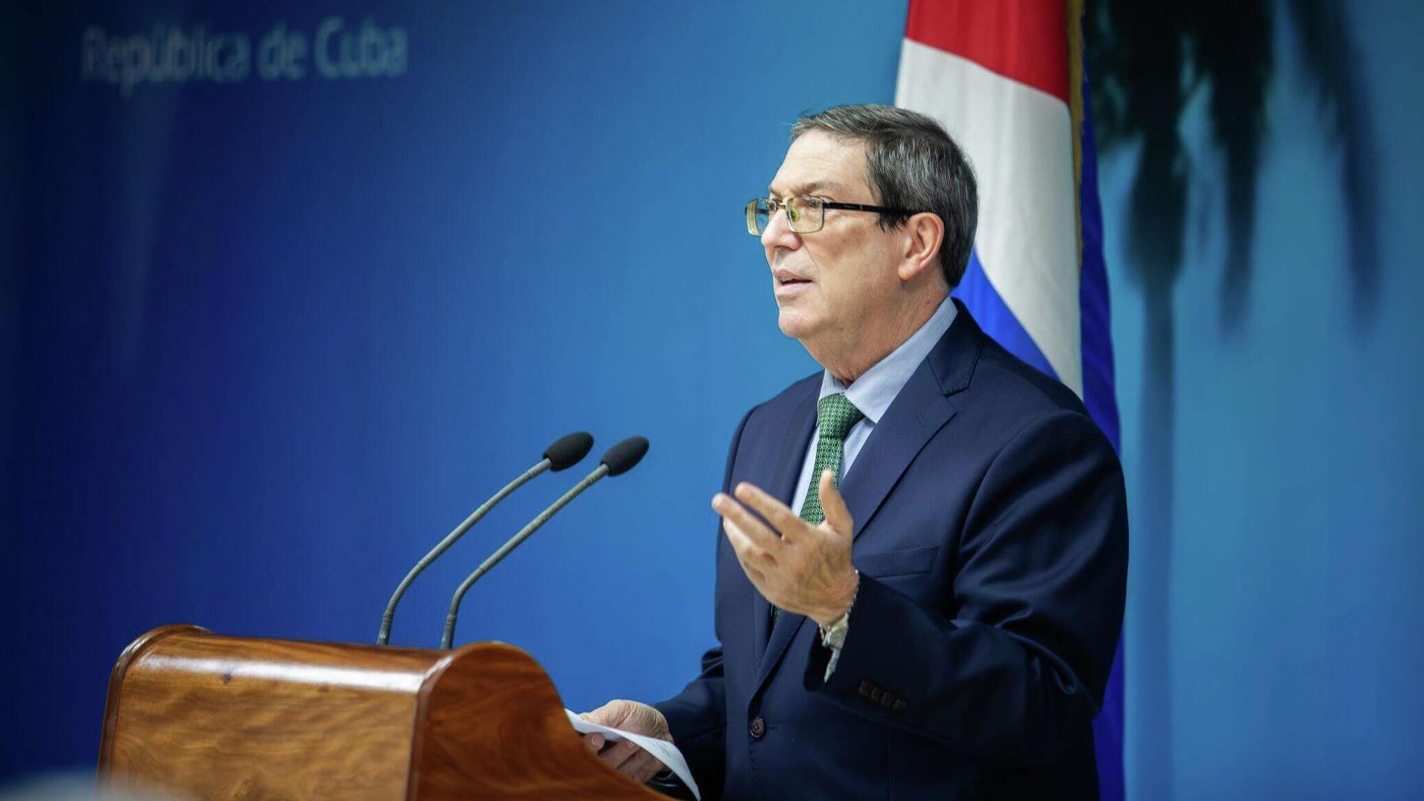 كوبا تندد بتهديدات ترامب لأي دولة تبيع النفط لها وتصفها بالعمل "العدواني الوحشي"