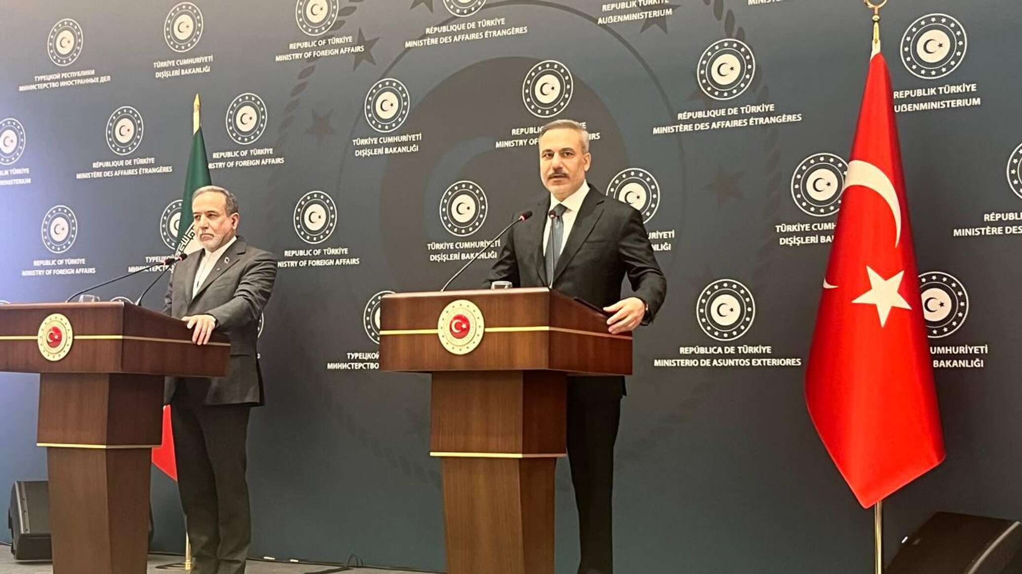 عراقجي: إيران مستعدة للعودة إلى المفاوضات مع الولايات المتحدة حول الملف النووي