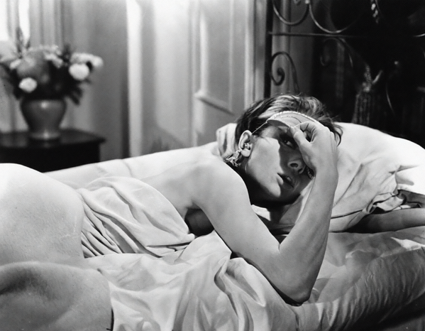 محاكاة الذكاء الاصطناعي لفيلم "الإفطار عند تيفاني" (اختفاء القطة من الصورة) - سبوتنيك عربي