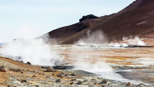 دخان يخرج من الأرض - سبوتنيك عربي