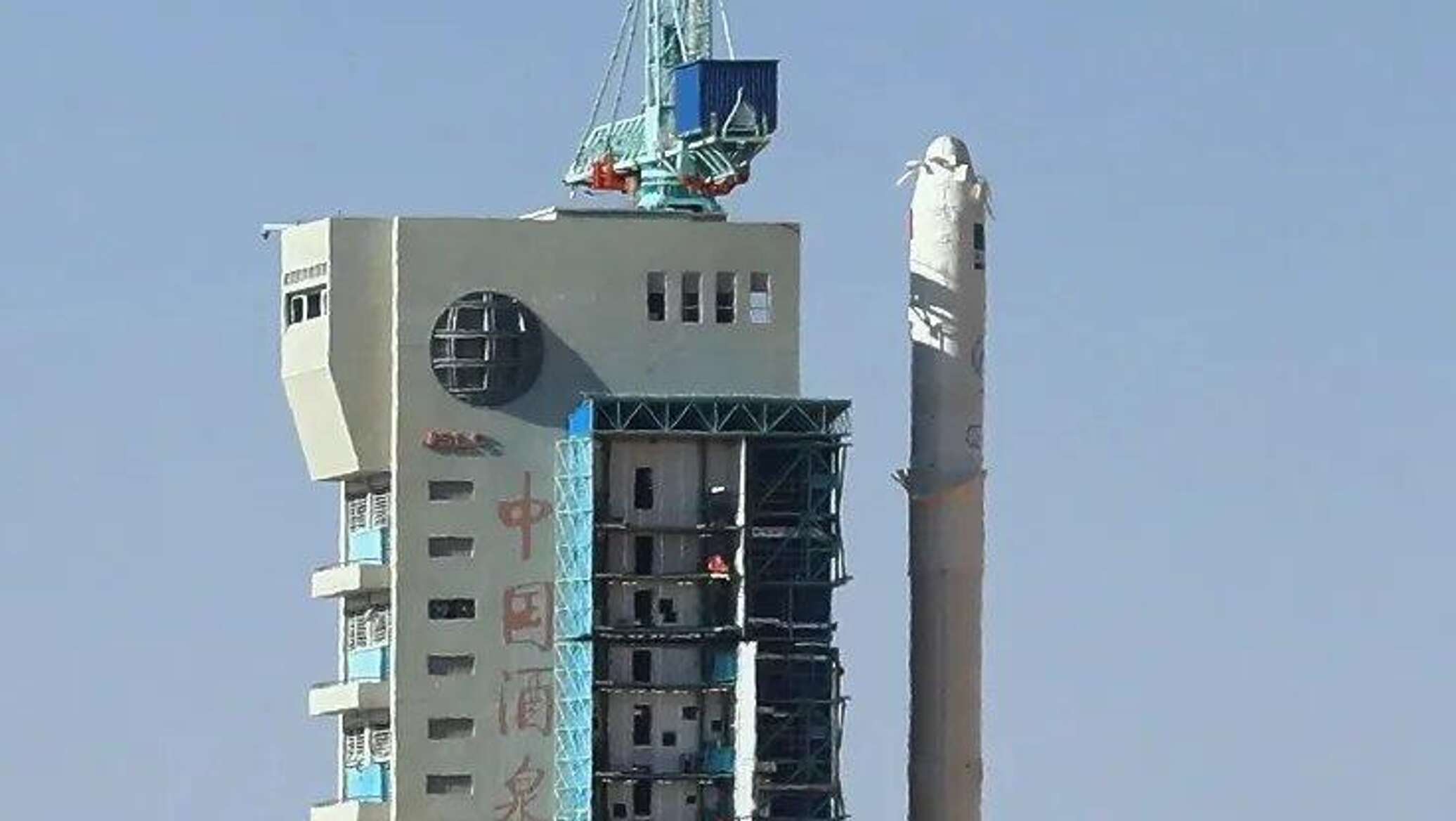 الجزائر تطلق قمرا صناعيا للاستشعار عن بعد عبر صاروخ صيني... فيديو