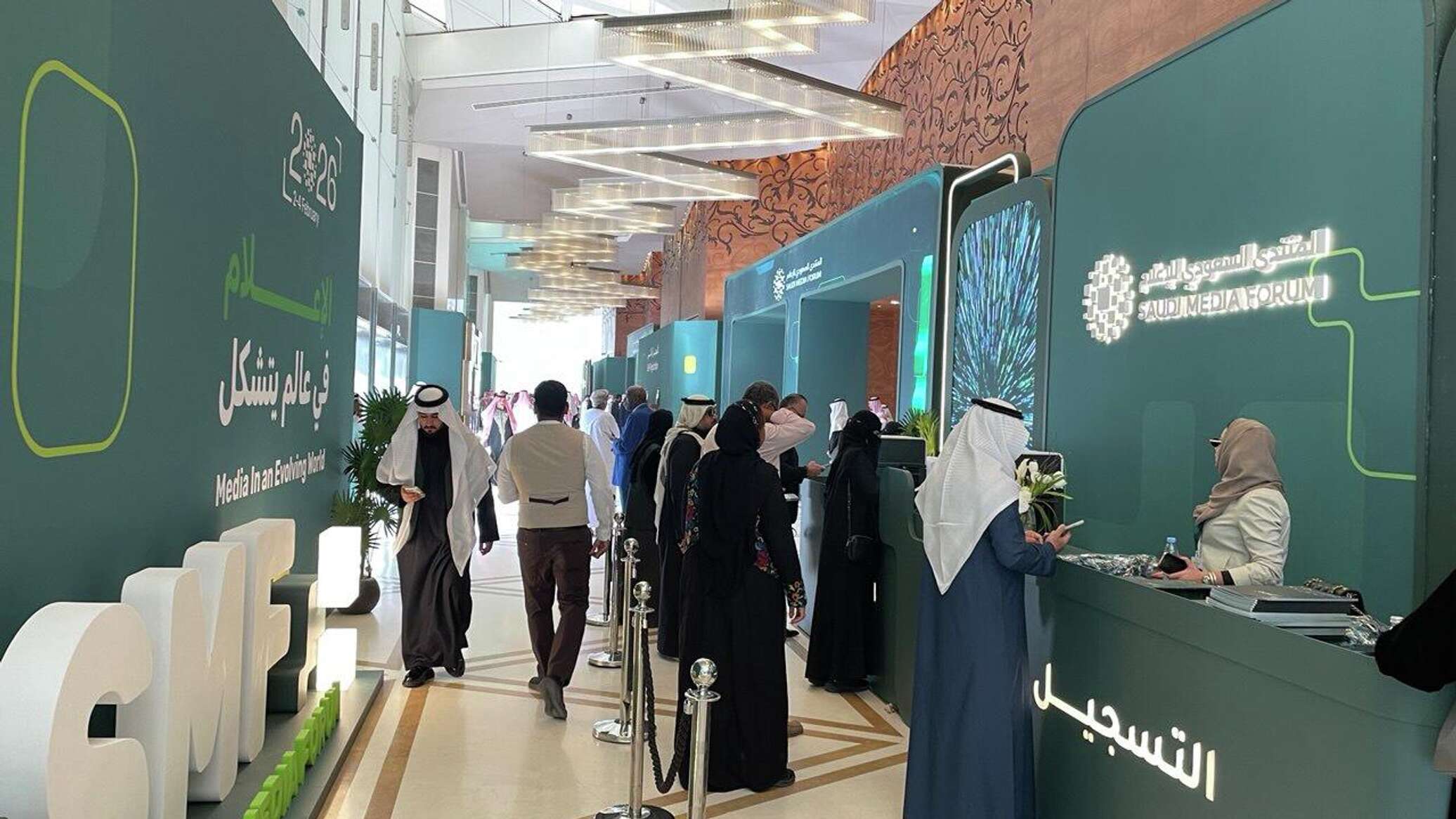 وزير الإعلام السعودي يطلق 12 مبادرة ويعلن عن وثيقة "الذكاء الاصطناعي" في الإعلام... فيديو