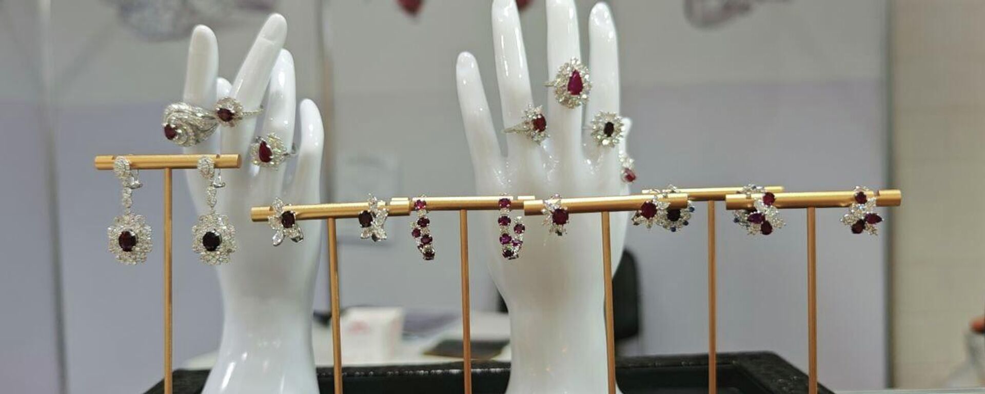 الياقوت الروسي… حجر الحظ لعام 2026 يسطع في أسواق الإمارات - سبوتنيك عربي, 1920, 02.02.2026