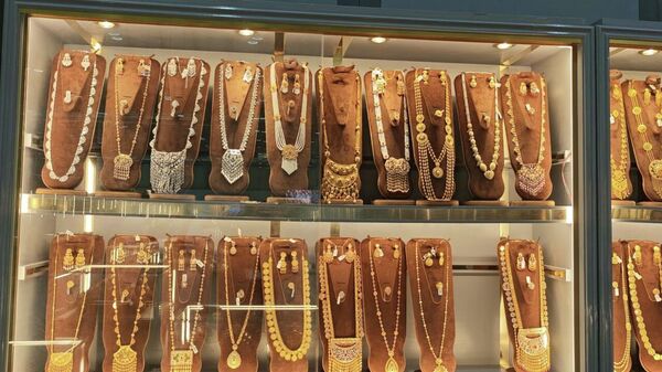 خبير لـسبوتنيك: الذهب يؤسس قاعدة صعود جديدة ويمضي نحو 5800 دولار - سبوتنيك عربي