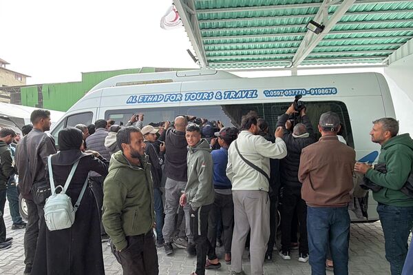 فتح معبر رفح أمام الحالات الإنسانية والمواطنين - سبوتنيك عربي