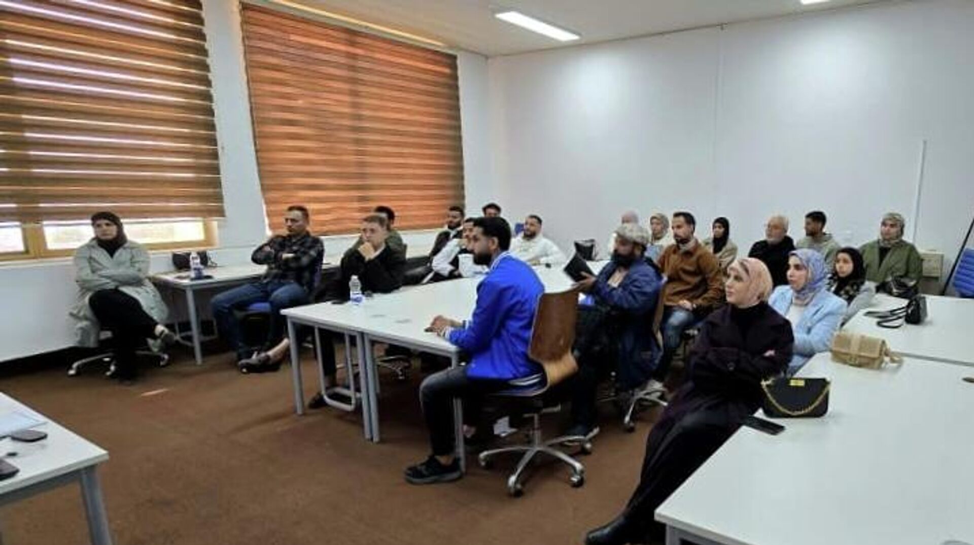 طلاب وأساتذة من جامعة طرابلس خلال الدورة التدريبية التي نظمتها سبوتينك - سبوتنيك عربي, 1920, 03.02.2026