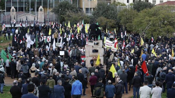تحت شعار كل الوطن مقاومة.. مظاهرة في بيروت رفضا للعدوان الإسرائيلي على لبنان - سبوتنيك عربي