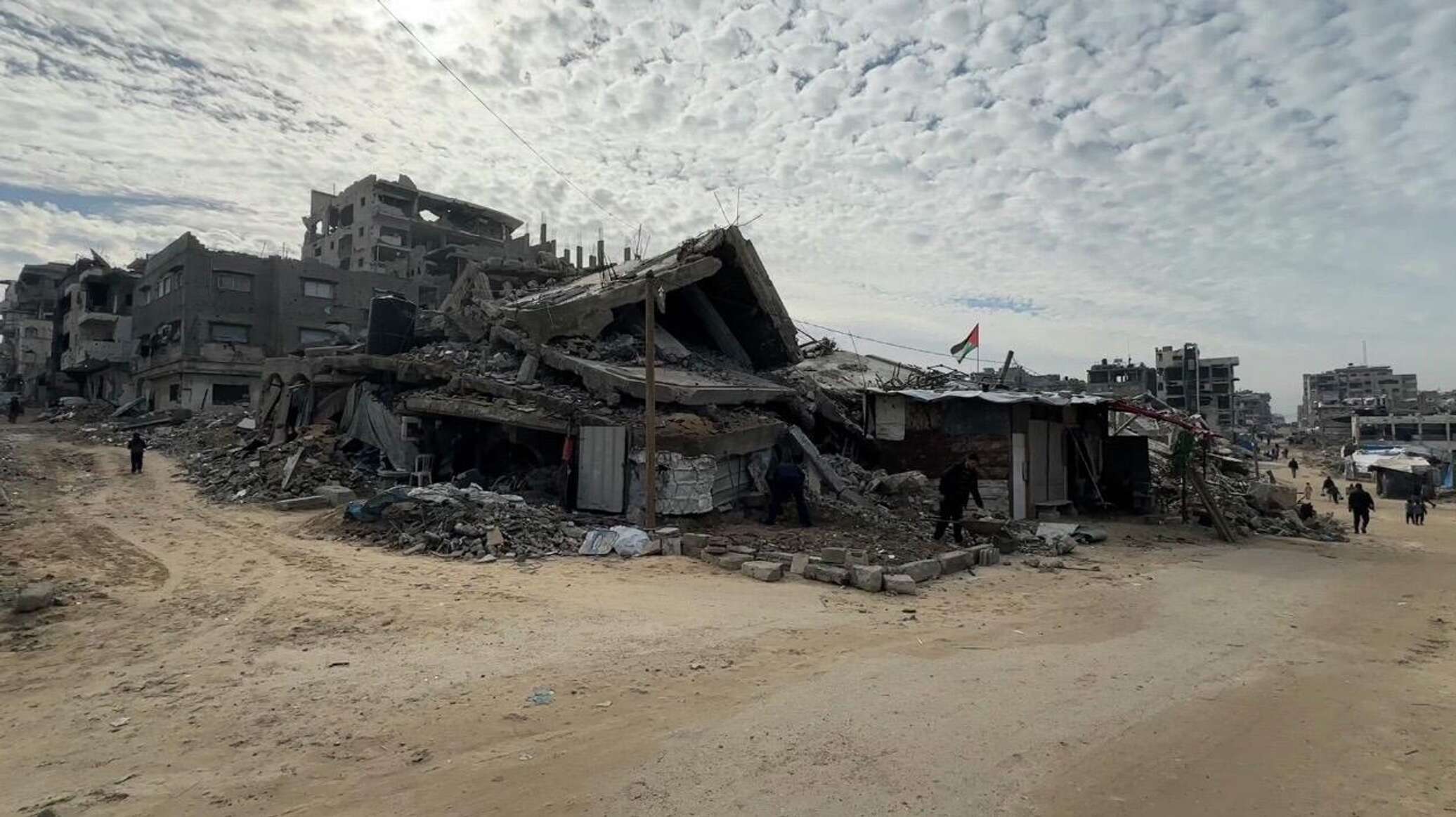 الجيش الإسرائيلي يوجه إنذارا بالإخلاء لسكان حي الزيتون بغزة