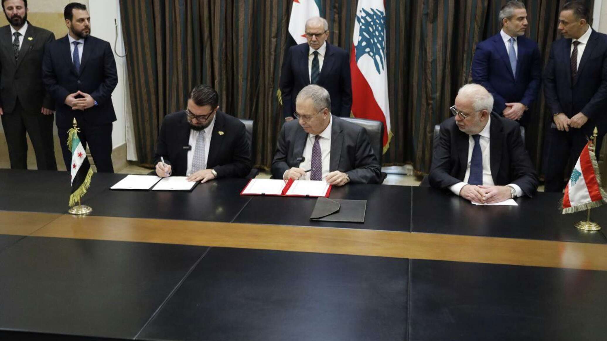 دمشق وبيروت توقعان اتفاقية لنقل السجناء المحكومين إلى بلدهم... صور