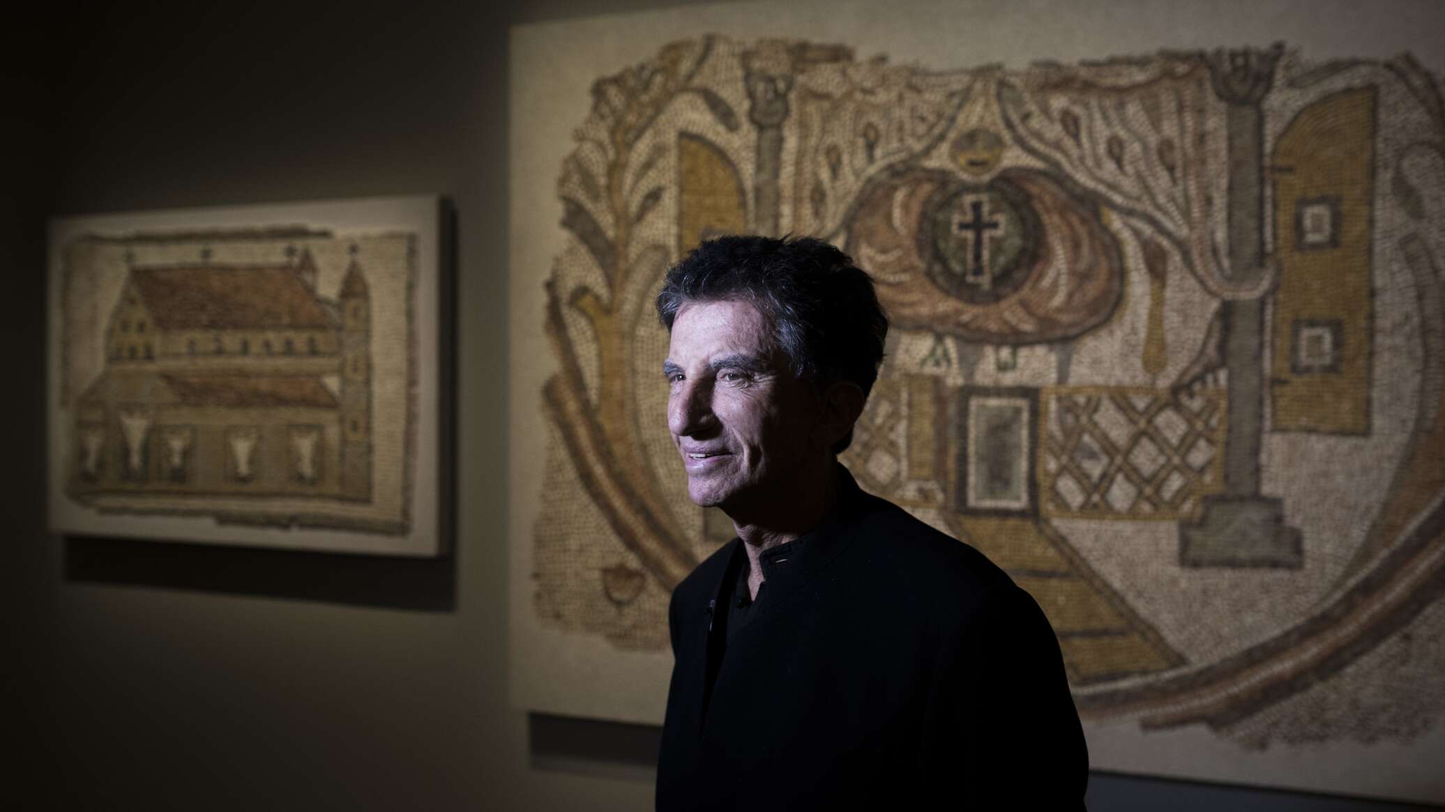 فرنسا تفتح تحقيقا مع وزير سابق وابنته على خلفية ملف إبستين