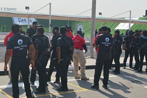 استعدادات الفرق المشاركة في &quot;تحدي الإمارات&quot; للفرق التكتيكية في دبي، الإمارات العربية المتحدة، 7 فبراير 2026 - سبوتنيك عربي