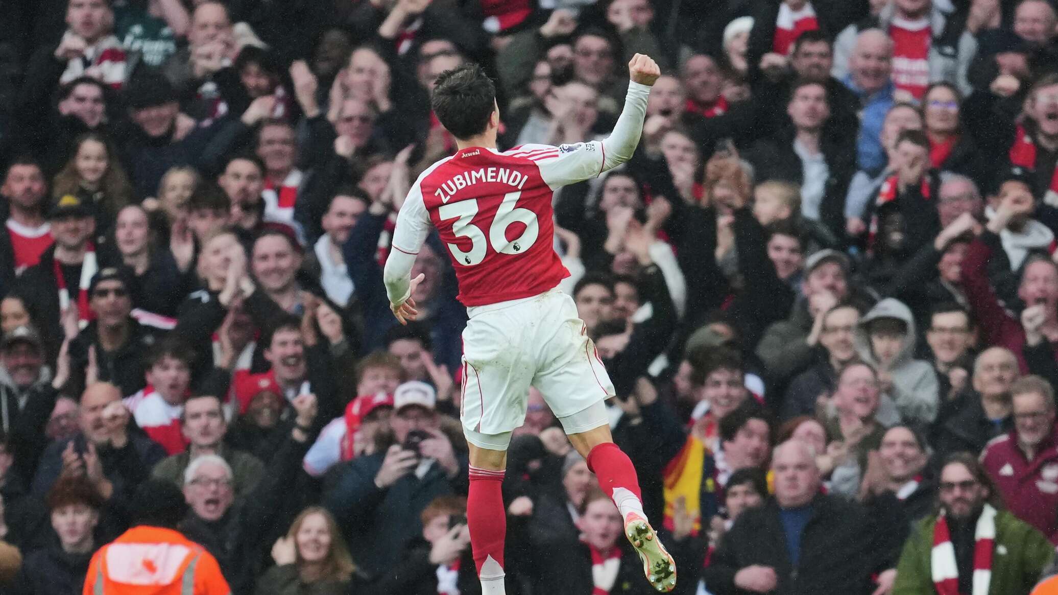 أرسنال يعزز صدارته للدوري الإنجليزي بفوز مريح على سندرلاند