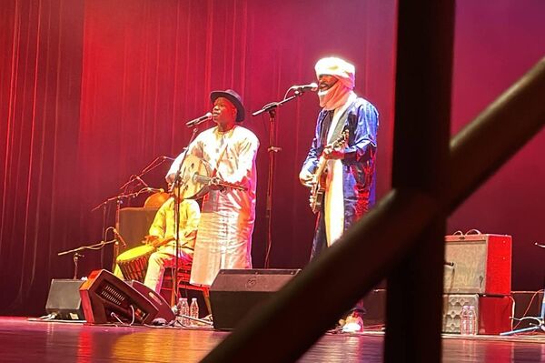 فرقة تيكوباوين.. حين يتحول الغناء الصحراوي إلى رسالة هوية وحرية - سبوتنيك عربي