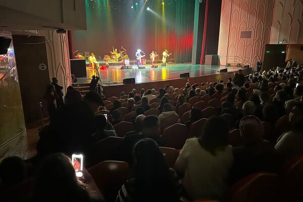 فرقة تيكوباوين.. حين يتحول الغناء الصحراوي إلى رسالة هوية وحرية - سبوتنيك عربي