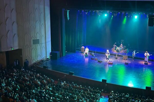 فرقة تيكوباوين.. حين يتحول الغناء الصحراوي إلى رسالة هوية وحرية - سبوتنيك عربي