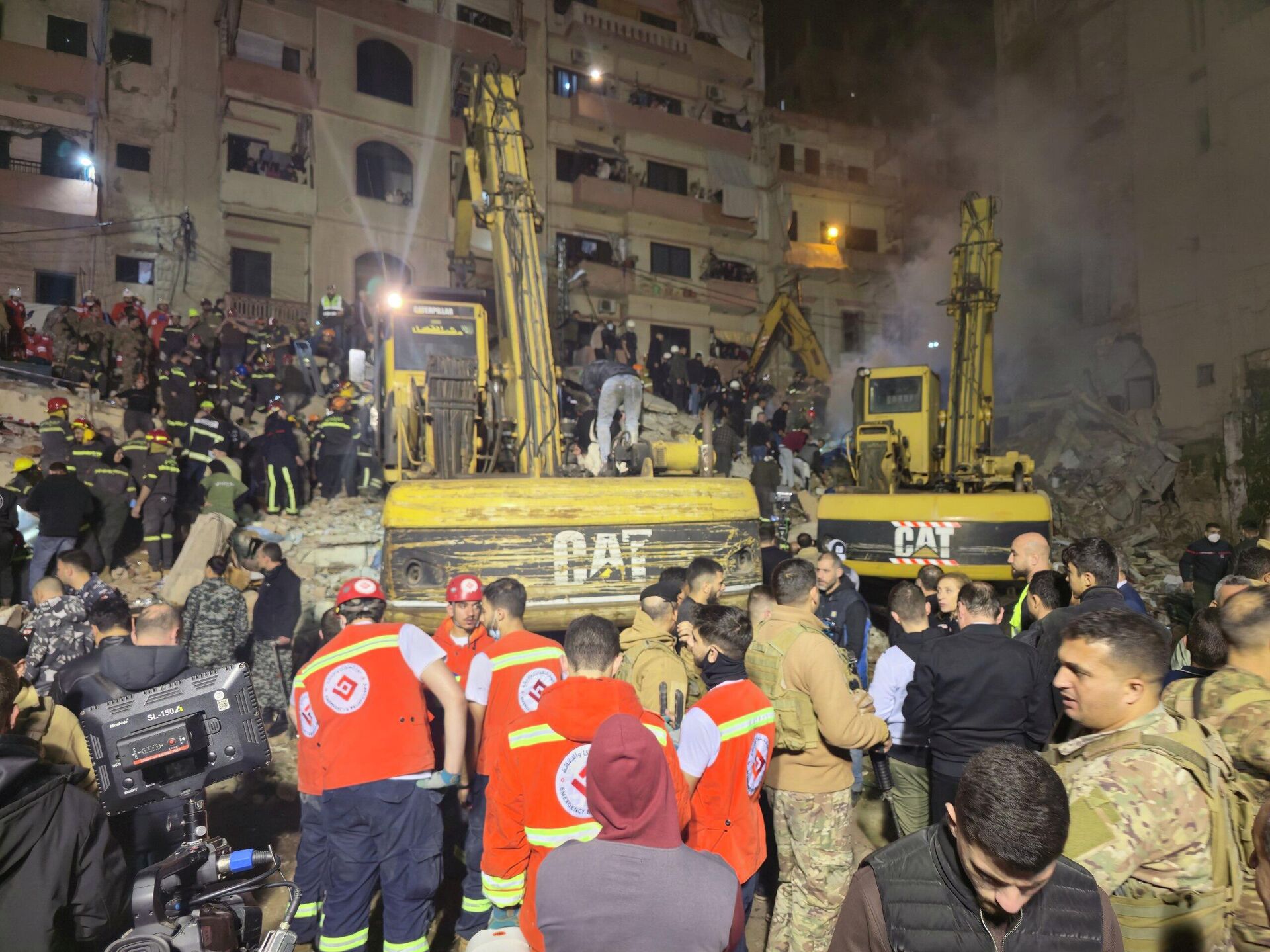 انهيار مبنى وسقوط قتلى وجرحى في لبنان - سبوتنيك عربي, 1920, 08.02.2026