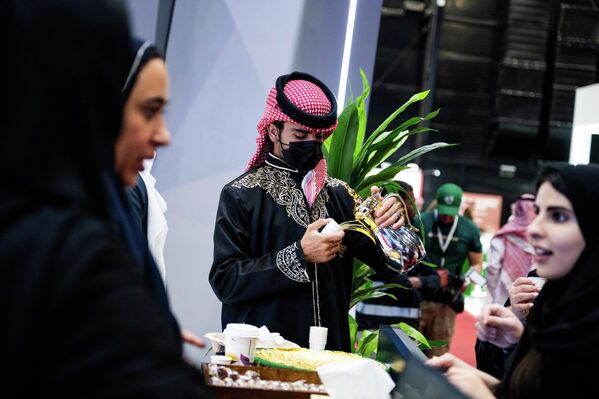 صورة من داخل المعرض الدولي "إينوبروم". - سبوتنيك عربي