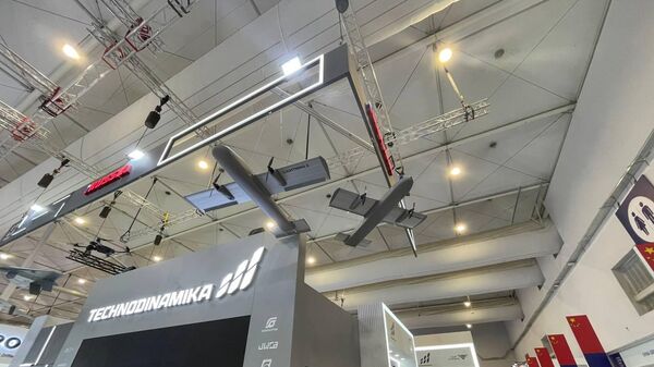 جيل جديد من مسيرات Lightning الروسية تعرض لأول مرة في معرض الدفاع الدولي بالرياض، 9 فبراير/ شباط 2026 - سبوتنيك عربي