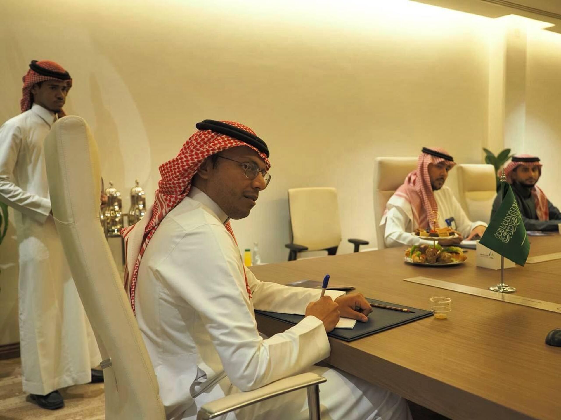 موسكو والرياض تبحثان تعزيز التعاون الصناعي والتكنولوجي - سبوتنيك عربي, 1920, 09.02.2026