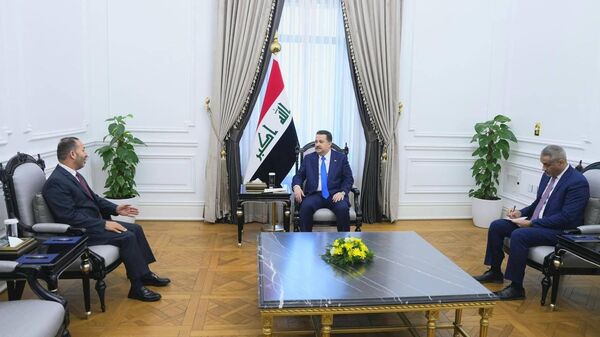 رئيس الوزراء العراقي محمد شياع السوداني، يستقبل سفير المملكة الأردنية الهاشمية لدى العراق ماهر سالم الطراونة - سبوتنيك عربي