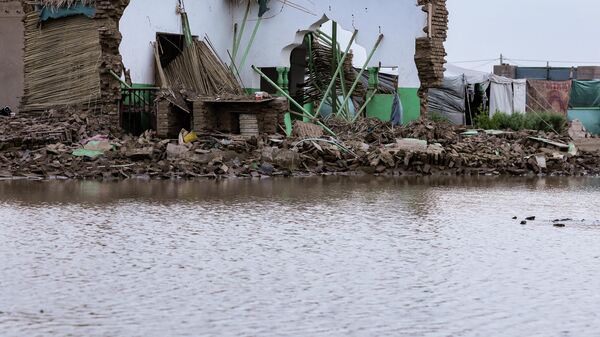 This picture taken on August 18, 2022 shows a view of a destroyed house following floods in the village of Makaylab in Sudan's Nile River State - سبوتنيك عربي
