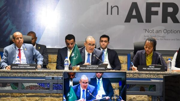 وزير الخارجية المصري بدر عبد العاطي يترأس جلسة المشاورات غير الرسمية لمجلس السلم والأمن الأفريقي حول تطورات الأوضاع في السودان  - سبوتنيك عربي