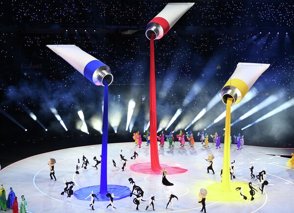 حفل افتتاح دورة الألعاب الأولمبية الشتوية الـ25، في ملعب "سان سيرو" بمدينة ميلانو الإيطالية. وستقام الألعاب في الفترة من 6 إلى 22 فبراير/ شباط الجاري، في مدينتي ميلانو وكورتينا دامبيتزو - سبوتنيك عربي