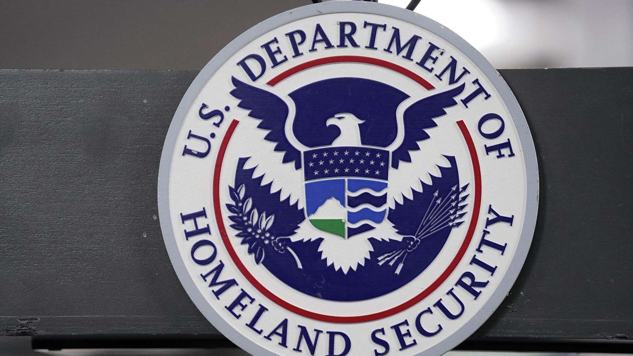 أمريكا تعلن إنهاء وضع "الحماية المؤقتة" لليمنيين