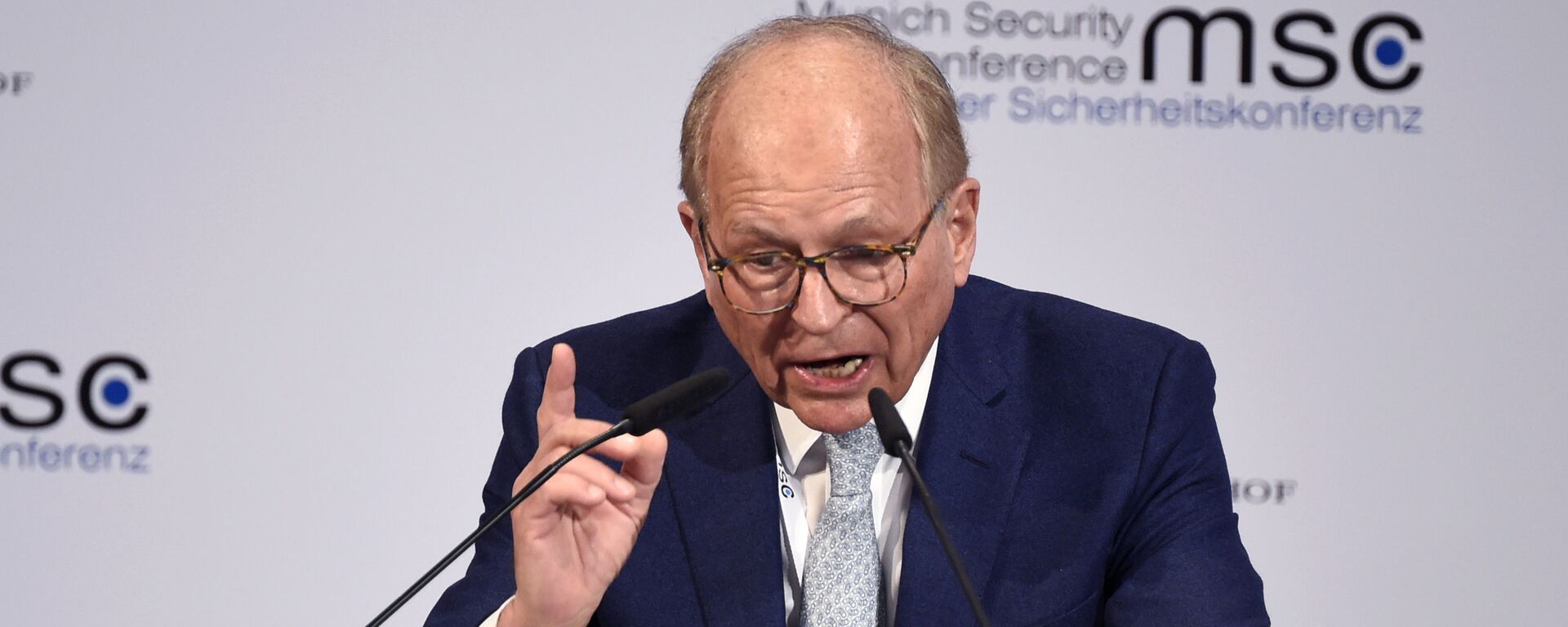 Глава Мюнхенской конференции по безопасности Вольфганг Ишингер Глава Мюнхенской конференции по безопасности Вольфганг Ишингер - سبوتنيك عربي, 1920, 13.02.2026