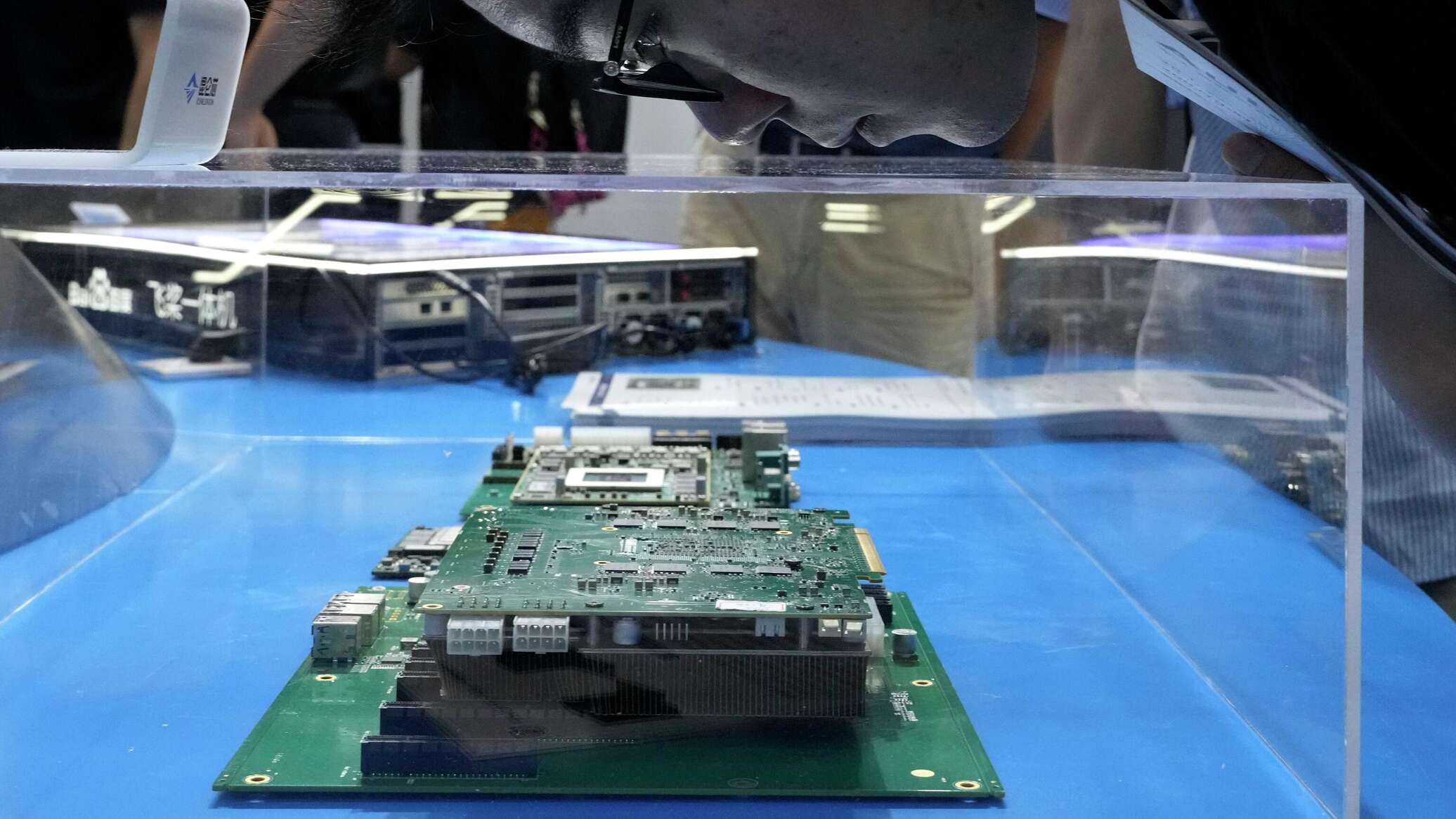 علماء روس يحددون شروطا لإنتاج أشباه موصلات أكثر تطورا