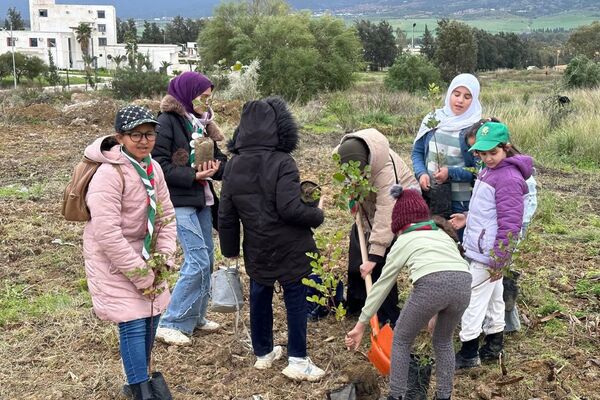 خمسة ملايين شجرة في يوم واحد… الجزائر تطلق أكبر حملة تشجير في تاريخها خمسة ملايين شجرة في يوم واحد… الجزائر تطلق أكبر حملة تشجير في تاريخها - سبوتنيك عربي