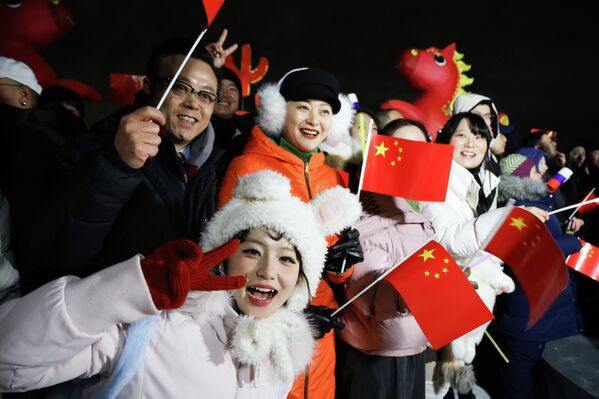 حفل افتتاح معرض "فوانيس زيغونغ الصينية"، المخصص لرأس السنة الصينية، على "جزيرة" زاياتشي بالقرب من قلعة بطرس وبولس في سان بطرسبورغ. - سبوتنيك عربي