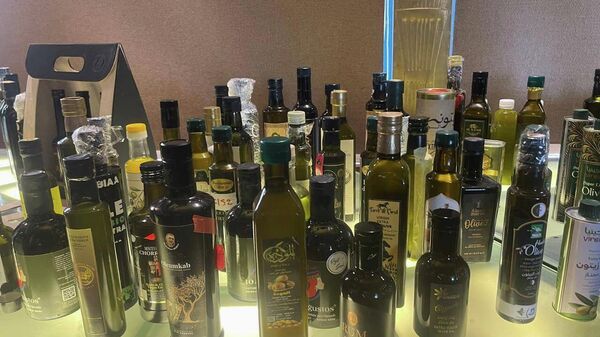 تونس تفوز بالمركز الأول في مسابقة الأهرام الدولية لزيت الزيتون البكر الممتاز بالقاهرة - سبوتنيك عربي