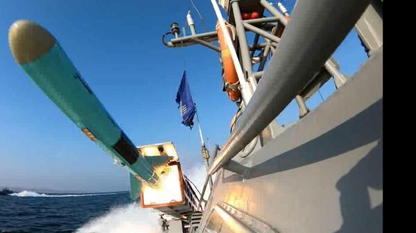 Военные учения Корпуса стражей исламской революции в Ормузском проливе  - سبوتنيك عربي