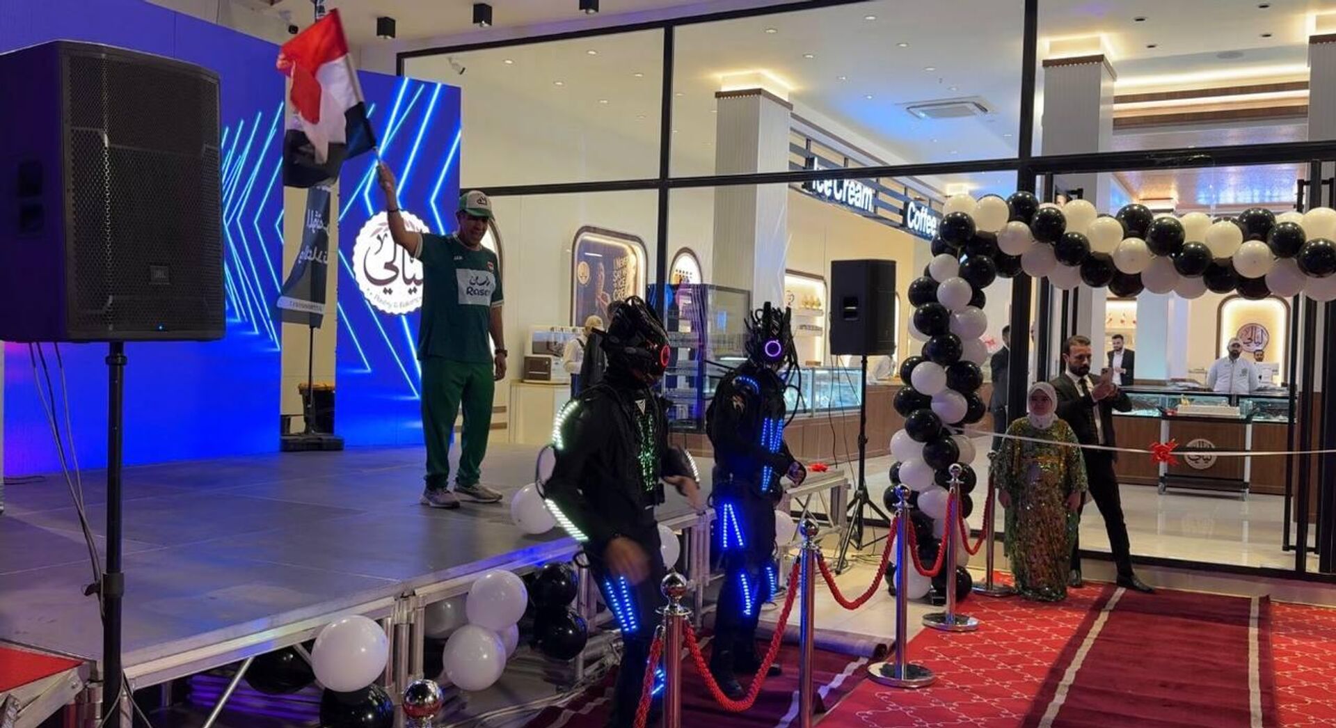 رقم قياسي بطعم القهوة.. مشروع عراقي ينافس لدخول موسوعة غينيس - سبوتنيك عربي, 1920, 18.02.2026