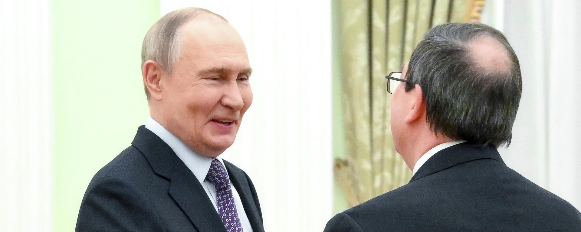 اجتماع بين الرئيس الروسي فلاديمير بوتين ووزير الخارجية الكوبي برونو رودريغيز باريلا - سبوتنيك عربي, 1920, 18.02.2026