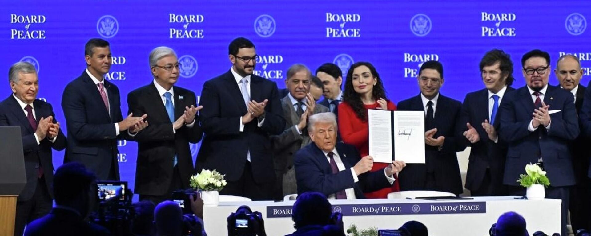 حفل توقيع وثيقة ميثاق مجلس السلام في دافوس - سبوتنيك عربي, 1920, 19.02.2026