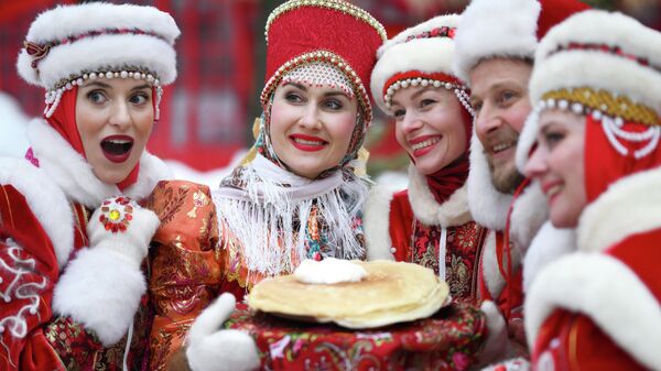 Артисты на презентации фестиваля Масленица на Тверском бульваре в Москве - سبوتنيك عربي