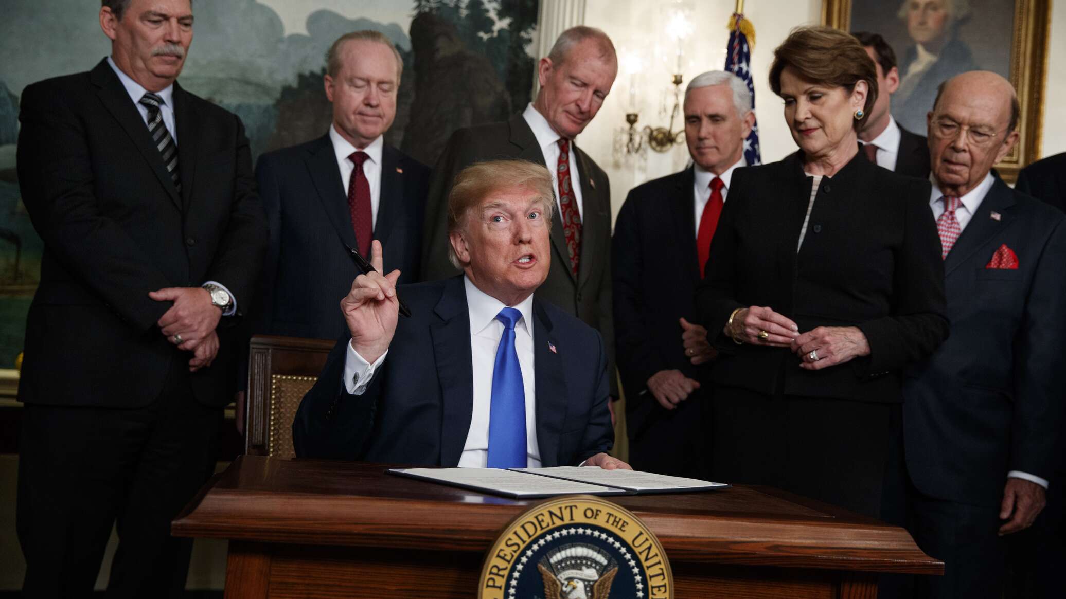 البيت الأبيض: رسوم ترامب الجمركية الجديدة تدخل حيز التنفيذ 24 فبراير ولمدة 150 يوما