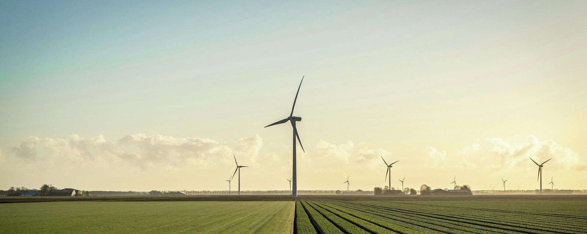 طواحين هواء - سبوتنيك عربي, 1920, 21.02.2026