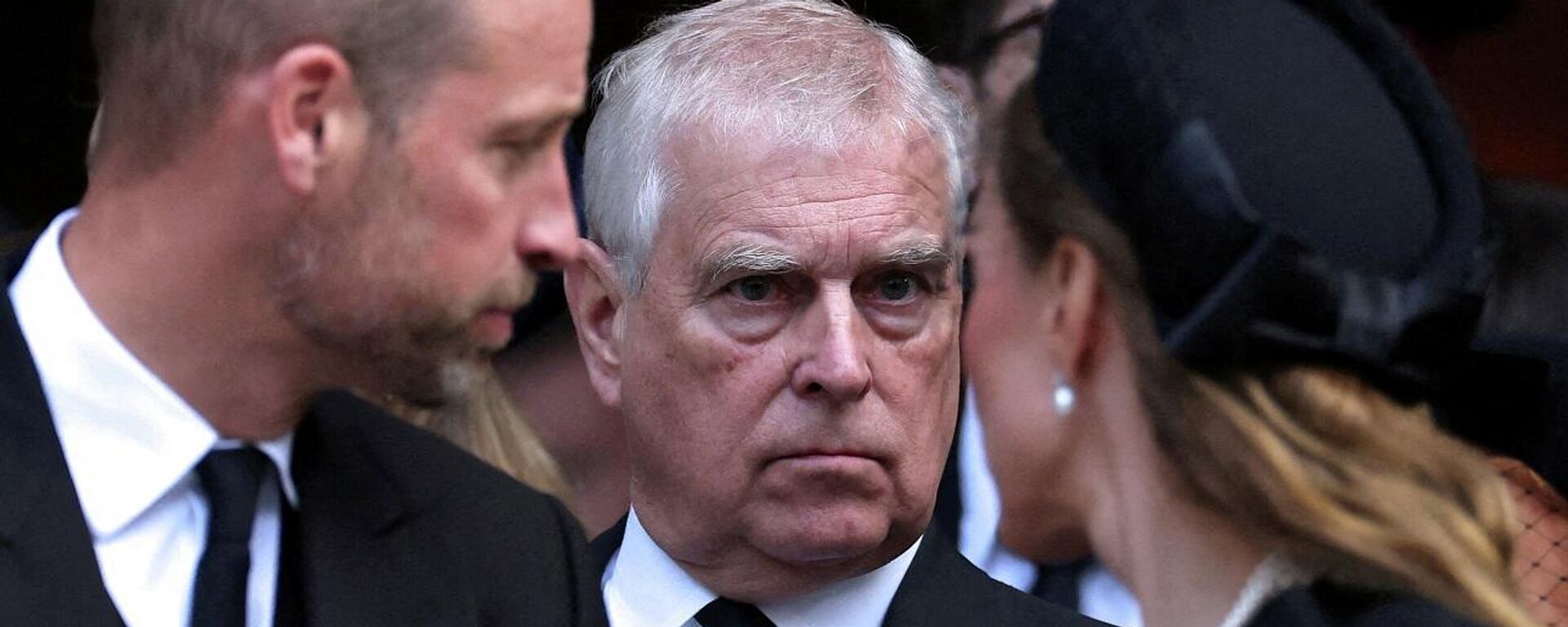 الأمير أندرو يقف بجانب الأمير وليام وزوجته كيت ميدلتون، أميرة ويلز، أثناء مغادرتهم كاتدرائية وستمنستر، 16 سبتمبر/ أيلول 2025 - سبوتنيك عربي, 1920, 23.02.2026