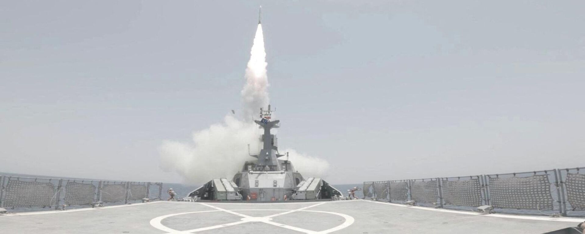 إطلاق صاروخ خلال مناورة في جنوب إيران، في هذه الصورة التي تم الحصول عليها في 17 فبراير/ شباط 2026 - سبوتنيك عربي, 1920, 21.02.2026