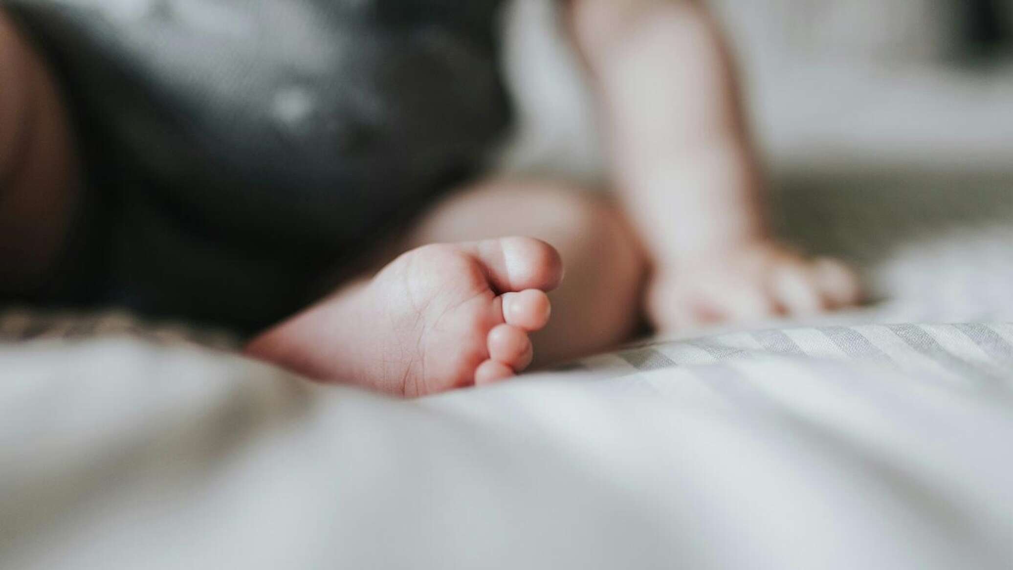 دراسة تكشف "العدو الخفي" لدماغ الرضع